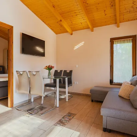 Hullam By Interhome * Балатонмариафюрдё